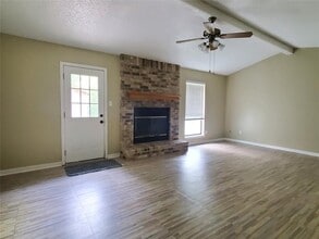 910 Cottonbowl Dr in Taylor, TX - Building Photo - Building Photo