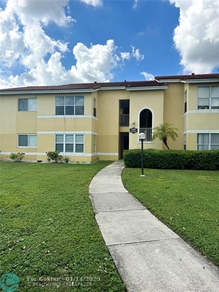 12760 Vista Isles Dr in Sunrise, FL - Building Photo