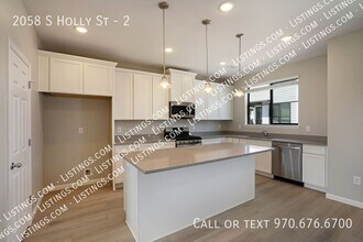 2058 S Holly St in Denver, CO - Building Photo - Building Photo