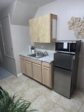 23737 Lake Ave in Sorrento, FL - Building Photo - Building Photo