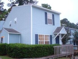 2177 Timberwood Cir S in Tallahassee, FL - Building Photo