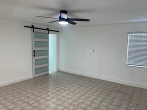 1405 NW 121st St in North Miami, FL - Building Photo - Building Photo