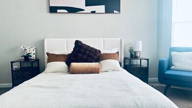 5013 Chupp Way Cir in Stonecrest, GA - Building Photo - Building Photo