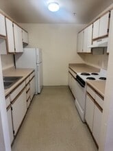 Pearl Court in Portland, OR - Building Photo - Interior Photo