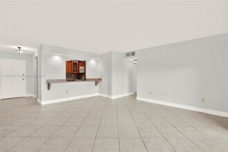 1335 W 68th St in Hialeah, FL - Building Photo - Building Photo