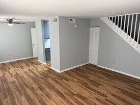 900 Mountain Creek Rd in Chattanooga, TN - Building Photo
