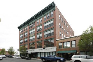 70 Munroe St in Lynn, MA - Building Photo