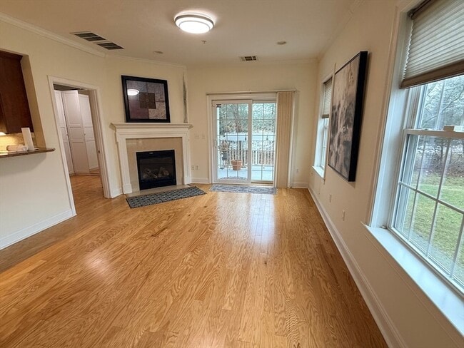 2000 Davenport Ave, Unit 2107 in Canton, MA - Foto de edificio - Building Photo