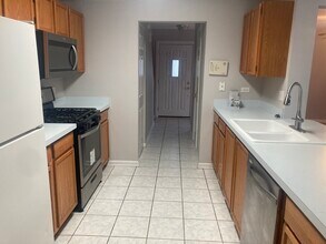 1093 Symphony Dr in Aurora, IL - Building Photo - Building Photo