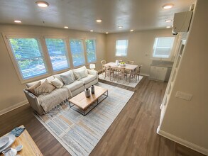 1524 F St, Unit Apr 203 in Sacramento, CA - Building Photo - Building Photo
