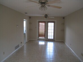 111 Country Walk Cir in Savannah, GA - Building Photo - Building Photo