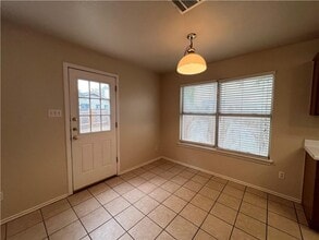 1033 Christopher Ave in Round Rock, TX - Foto de edificio - Building Photo