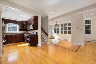 107 Old Beach Rd in Newport, RI - Building Photo - Building Photo