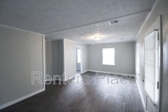 200 E 6th St in Claremore, OK - Building Photo - Building Photo