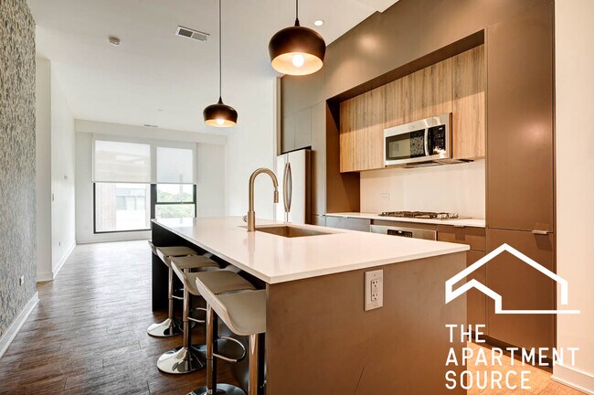 3464 N Lincoln Ave, Unit 403 in Chicago, IL - Building Photo - Building Photo