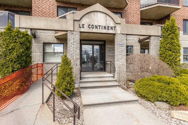 4445 Henri-Bourassa Boul O in St. Laurent, QC - Building Photo - Building Photo