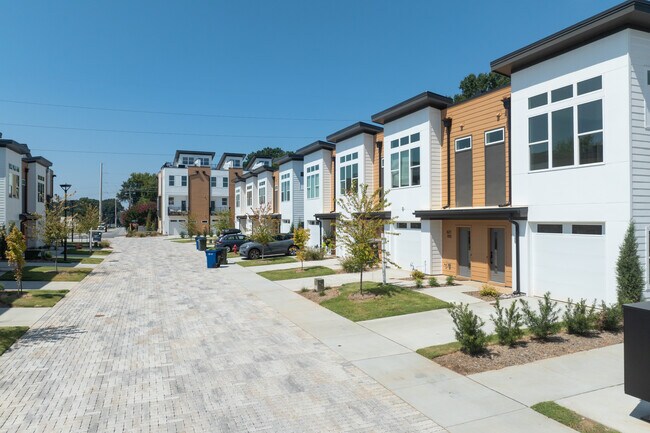 South Heights in Raleigh, NC - Building Photo - Building Photo