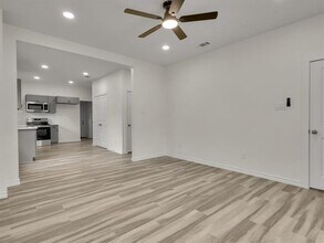 3526 Elsie Faye Heggins St in Dallas, TX - Building Photo - Building Photo