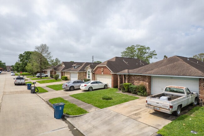 Sterling Green Village in Channelview, TX - Building Photo - Building Photo