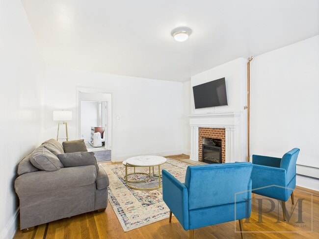 property at 33 N Queen St