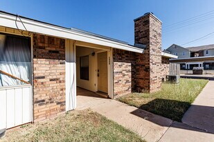 140 N Troy Ave in Lubbock, TX - Building Photo
