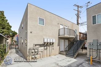 716-722 East 7th Street in Long Beach, CA - Foto de edificio - Building Photo