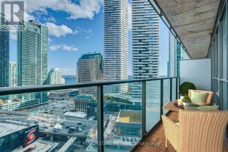 65-2565 Bremner Blvd in Toronto, ON - Building Photo - Building Photo