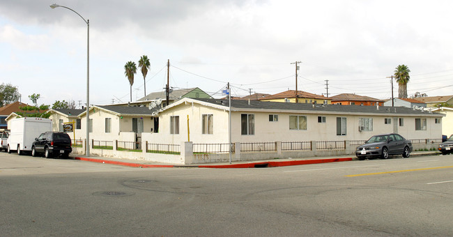 603-609 W E St in Wilmington, CA - Building Photo - Building Photo