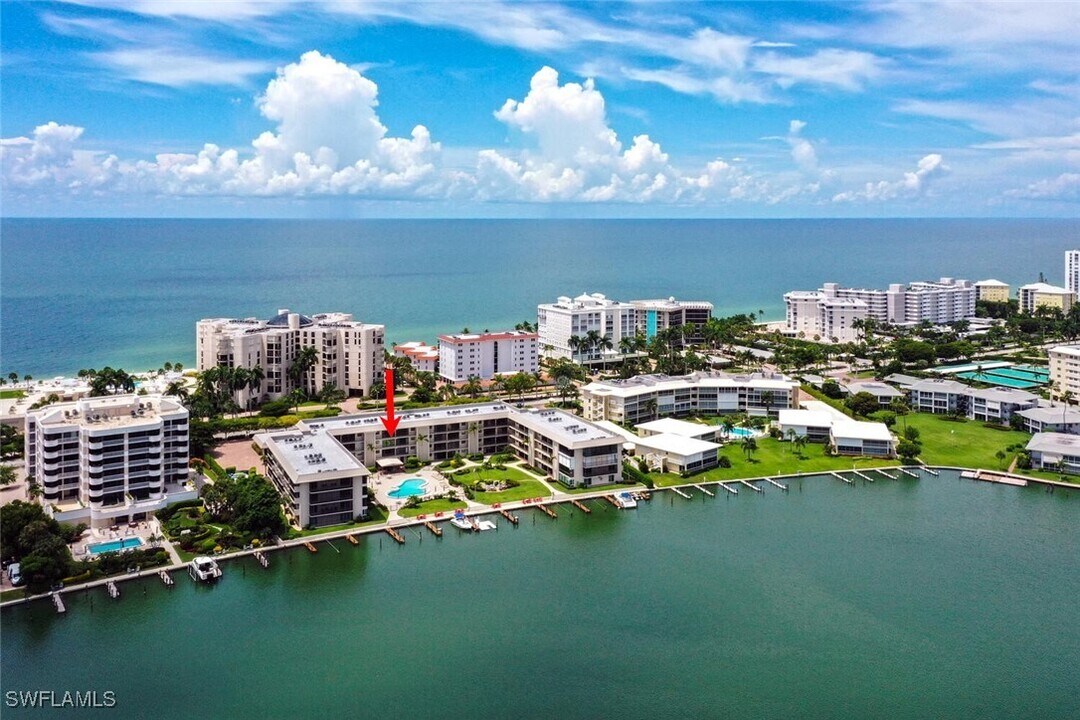 3200 Gulf Shore Blvd N in Naples, FL - Building Photo