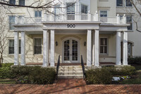 900 N Washington St in Alexandria, VA - Foto de edificio - Building Photo