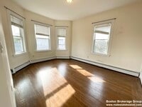 106 Buttonwood St photo'