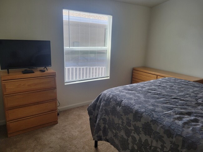 880 Montecito Dr in Pahrump, NV - Building Photo - Building Photo