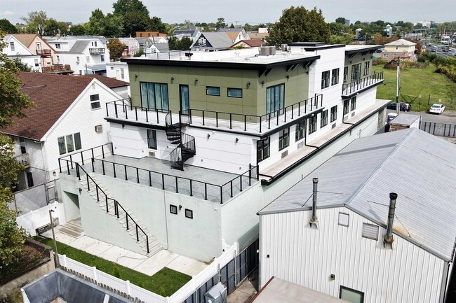 82-84-84 E 31st St in Bayonne, NJ - Building Photo - Building Photo