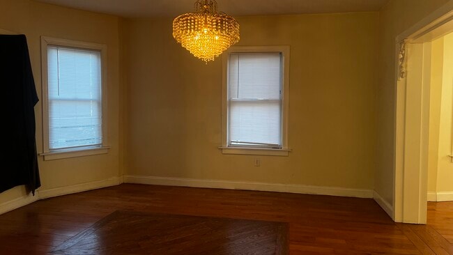 127 S Burnett St in East Orange, NJ - Building Photo - Building Photo