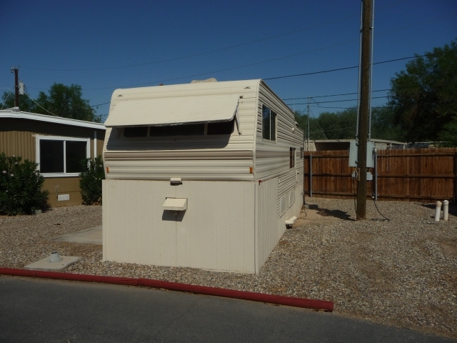 876 S Date Ave in Yuma, AZ - Foto de edificio - Building Photo