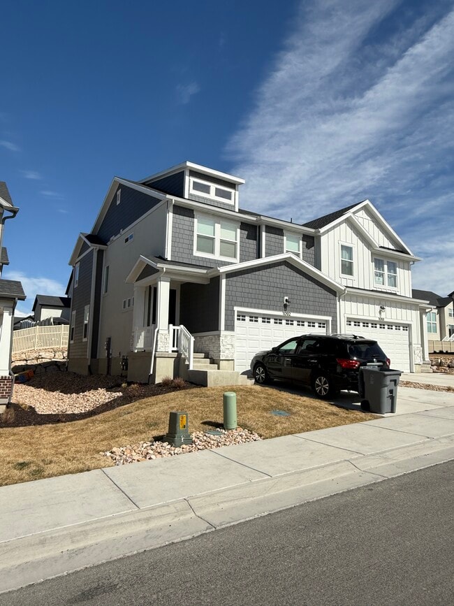 property at 1092 N Freeman Dr