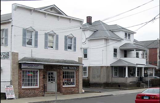 40 Liberty St in Danbury, CT - Foto de edificio - Building Photo