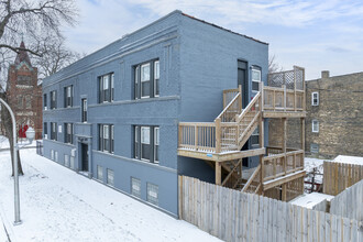 3639 W Iowa St in Chicago, IL - Building Photo - Building Photo