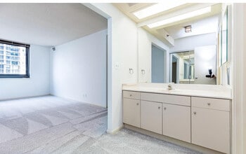 5501 Seminary Rd, Unit 402 S in Falls Church, VA - Foto de edificio - Building Photo