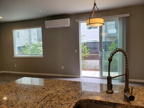 3120 Ponderosa St NE in Lacey, WA - Foto de edificio - Building Photo
