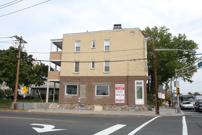 309 Westfield Ave in Roselle Park, NJ - Foto de edificio - Building Photo