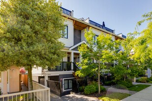 5071-5093 Chambers St in Vancouver, BC - Building Photo