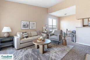 1501 Westpark View Dr in Fort Worth, TX - Building Photo