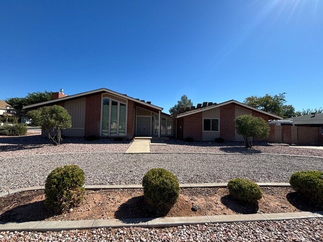 3605 Pomegranate Way in Saint George, UT - Foto de edificio - Building Photo