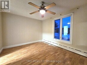 205 Lavergne St in Ottawa, ON - Building Photo - Building Photo