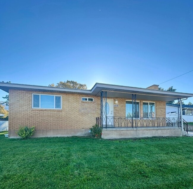 property at 4258 S Porter Ave