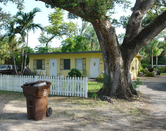 1051-1103 SW 29th St in Fort Lauderdale, FL - Building Photo - Building Photo