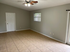 2244 Sunnyview Dr in Oviedo, FL - Building Photo - Building Photo