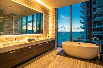 17141 Collins Ave in Sunny Isles Beach, FL - Building Photo - Building Photo