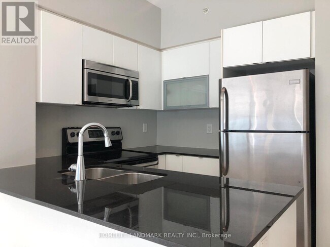 150 E Liberty St in Toronto, ON - Building Photo - Building Photo